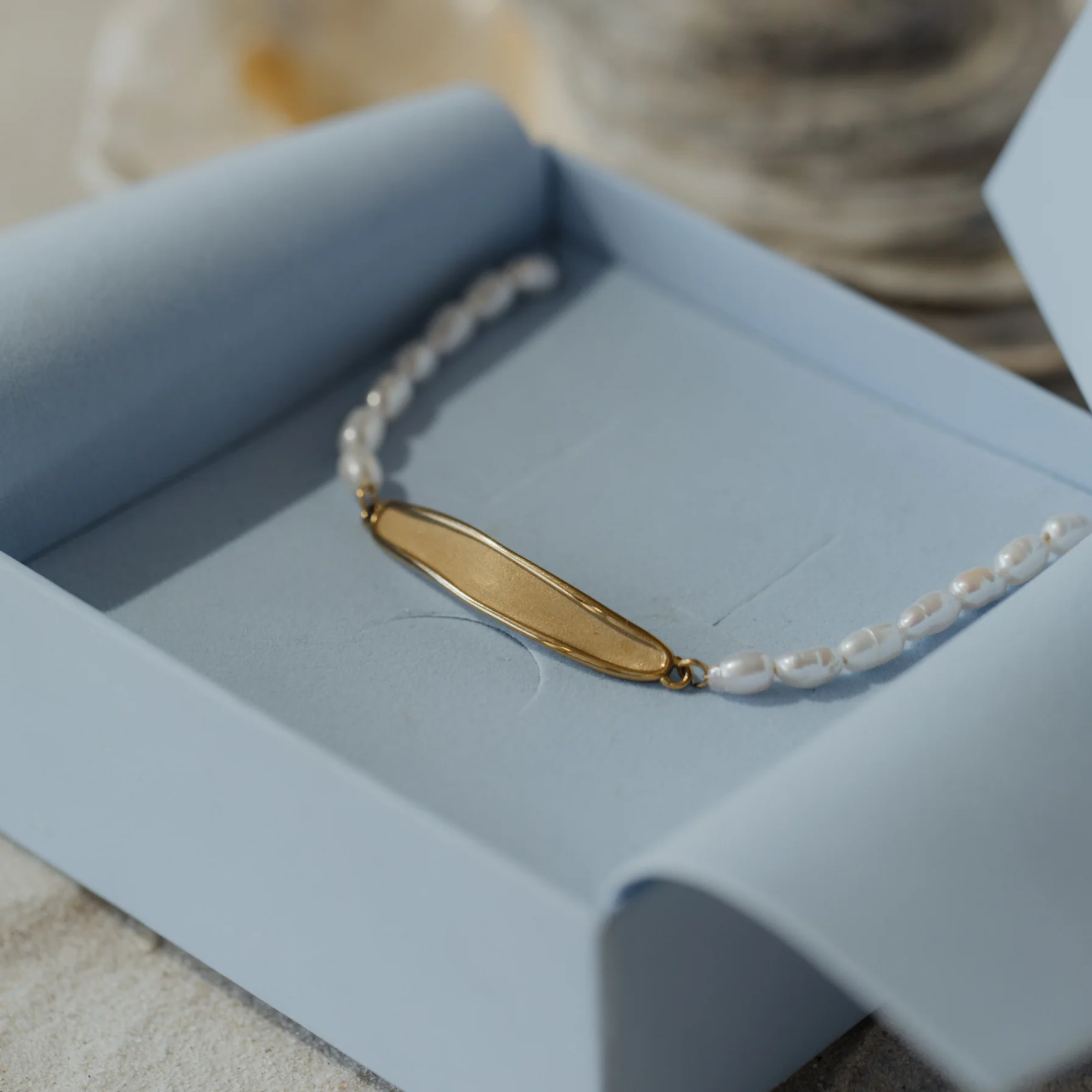 Plate Pearl Bracelet 